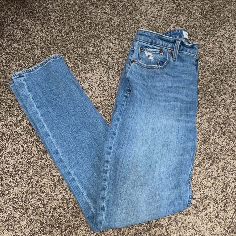 Abercrombie and Fitch 29/8r “the skinny High rise”